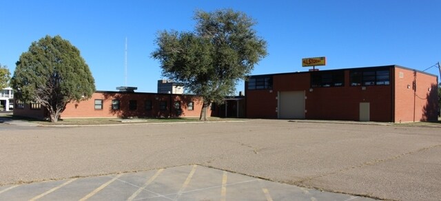 More Photos Of 2801 Duniven Cir, Amarillo Light Distribution For Sale