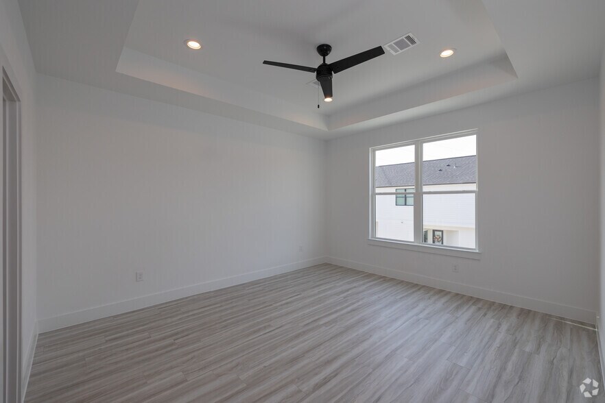 More Photos Of 2527 Judiway St, Houston Apartments For Sale