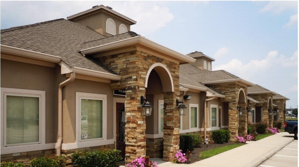 Primary Photo Of 12234 Shadow Creek Pky, Pearland Medical For Sale