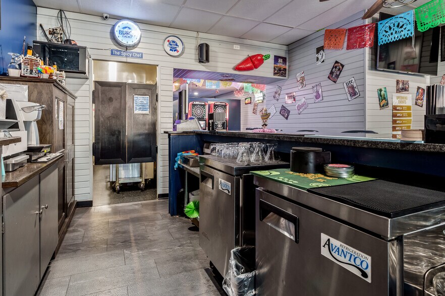 More Photos Of 415 N Center St, Durand General Retail For Sale