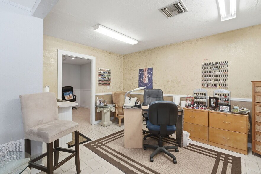 More Photos Of 1036 Camphor Ln, Deland General Retail For Sale