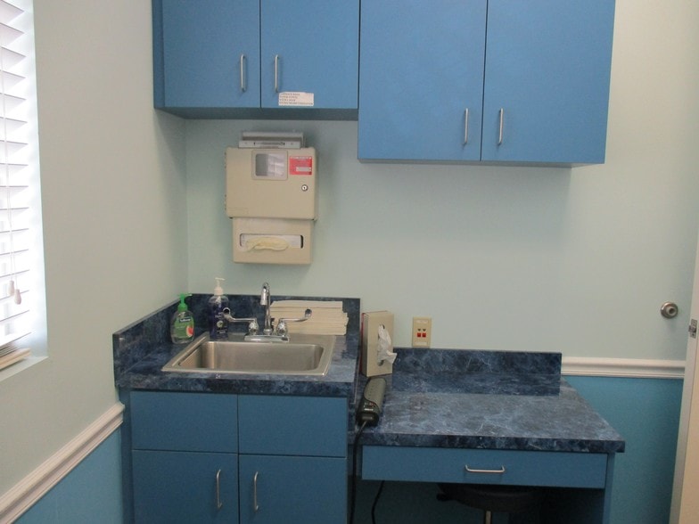 More Photos Of 1631 NW St Lucie West Blvd, Port Saint Lucie Medical For Lease