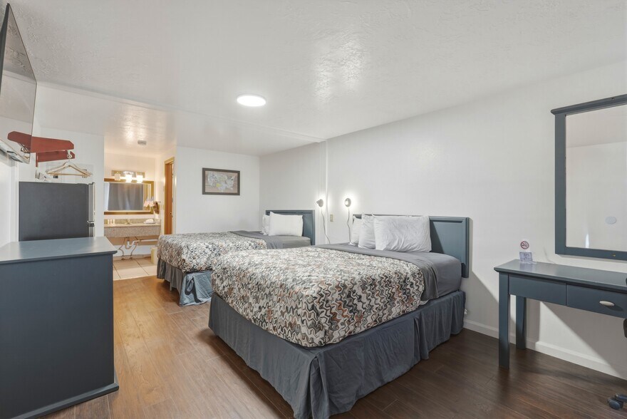 More Photos Of 311 E Main St, Vernal Hotel For Sale