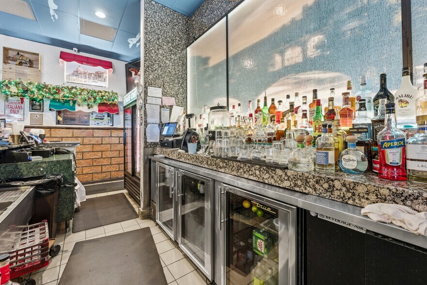 More Photos Of 73155 Highway 111, Palm Desert Restaurant For Sale