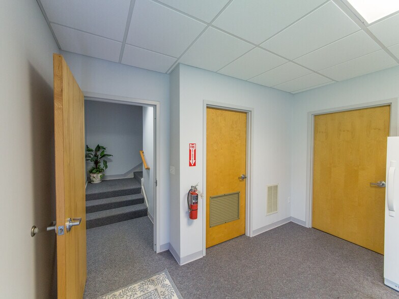 More Photos Of 900A Centrepark Dr, Asheville Medical For Sale