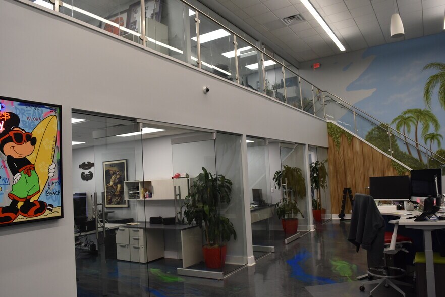 More Photos Of 6015 N US Highway 301, Tampa Warehouse For Lease