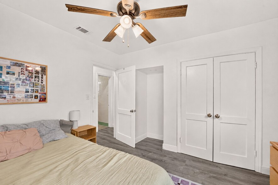 More Photos Of 922 SW 7th Ave, Gainesville Apartments For Sale