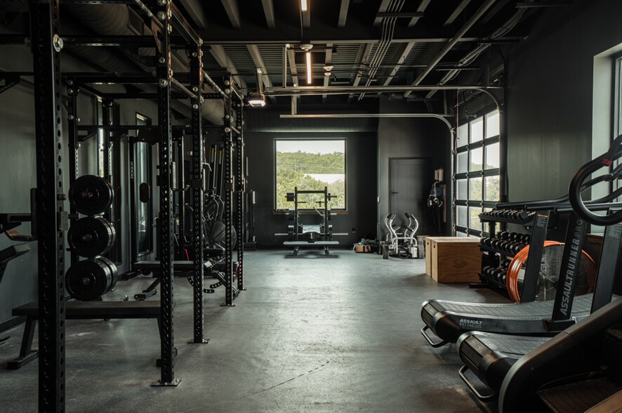 More Photos Of 195 American Way, Dripping Springs Flex For Lease