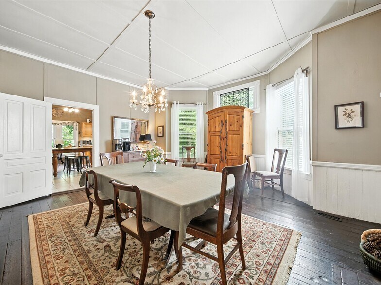 More Photos Of 221 N Main St, Clover Hospitality For Sale