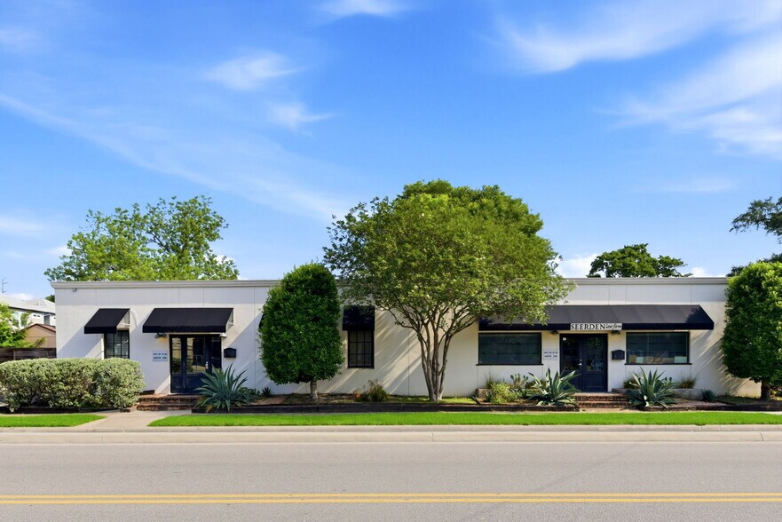 More Photos Of 603 W 11th St, Houston Office For Lease