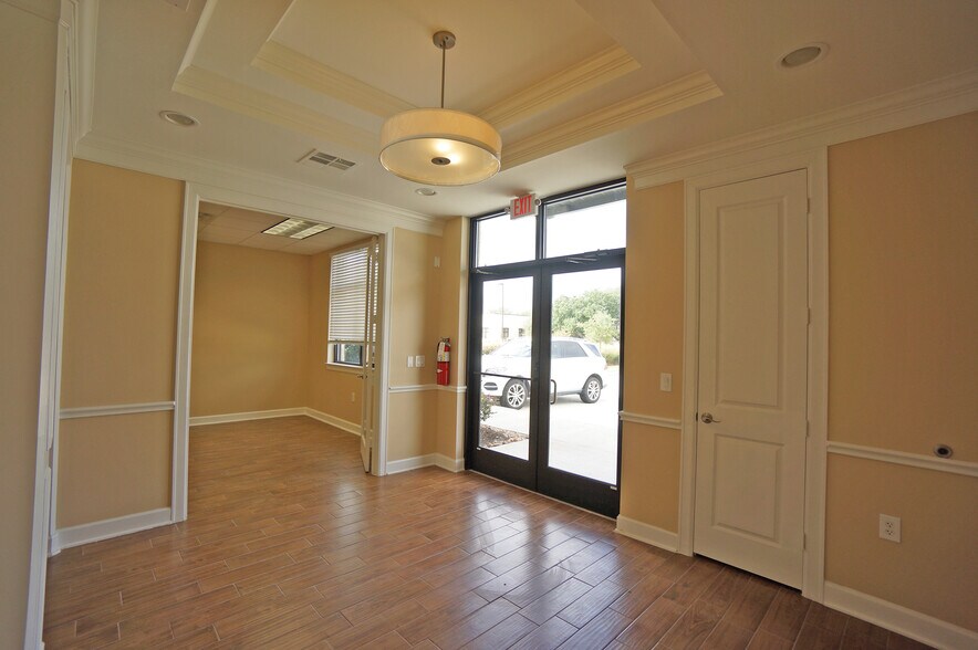 More Photos Of 12440 Emily Ct, Sugar Land Office For Lease