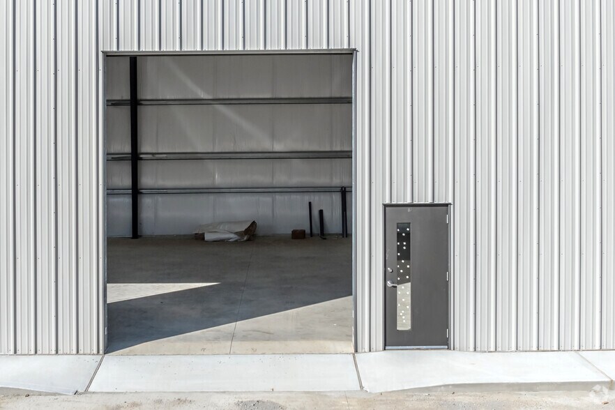 More Photos Of 5713 13th St, Katy Unknown For Lease