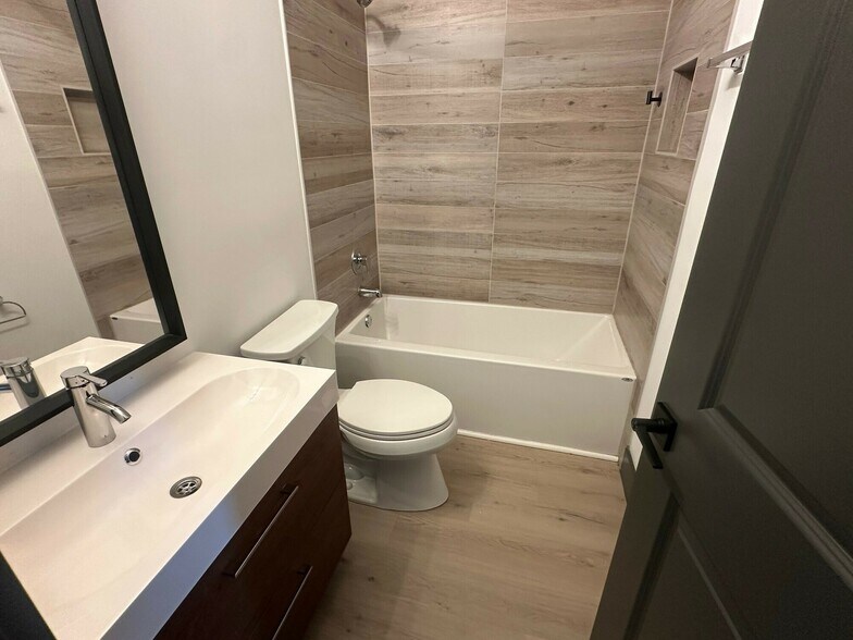 More Photos Of 6500-6508 S Ingleside Ave, Chicago Apartments For Sale