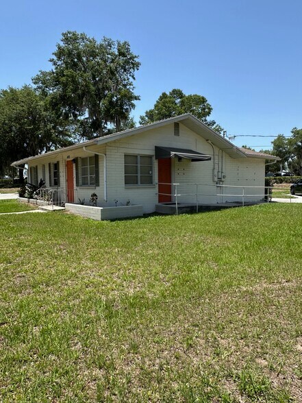 More Photos Of 402 W Highlands Blvd, Inverness Medical For Sale