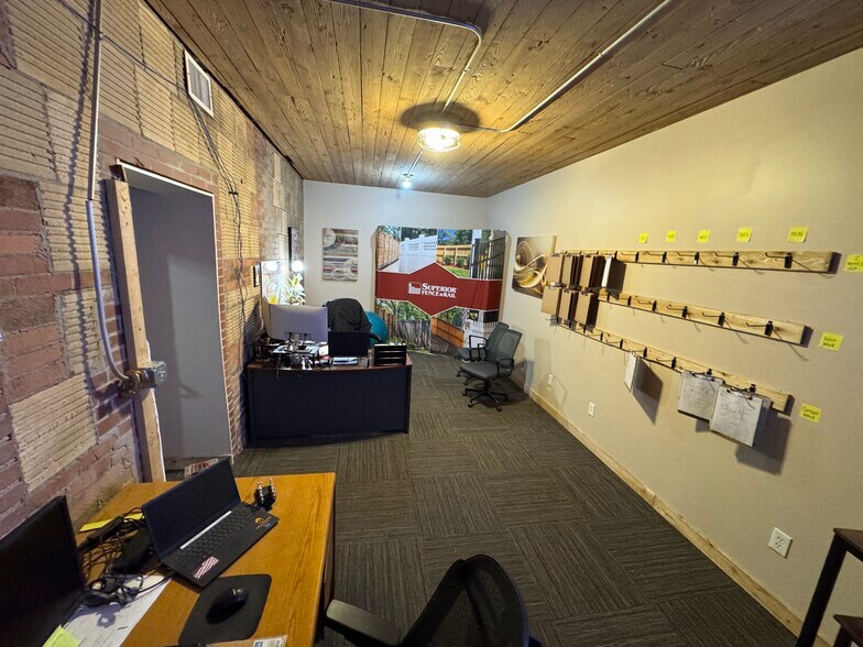 More Photos Of 771 Moon St, Akron Warehouse For Lease