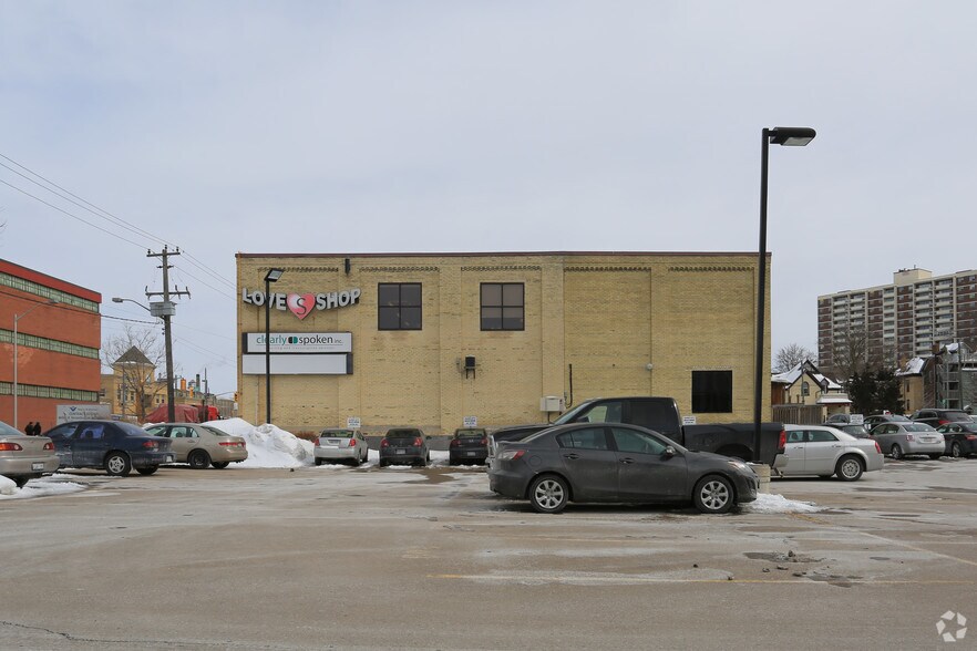 More Photos Of 55 Victoria St N, Kitchener Storefront Retail Office For Lease