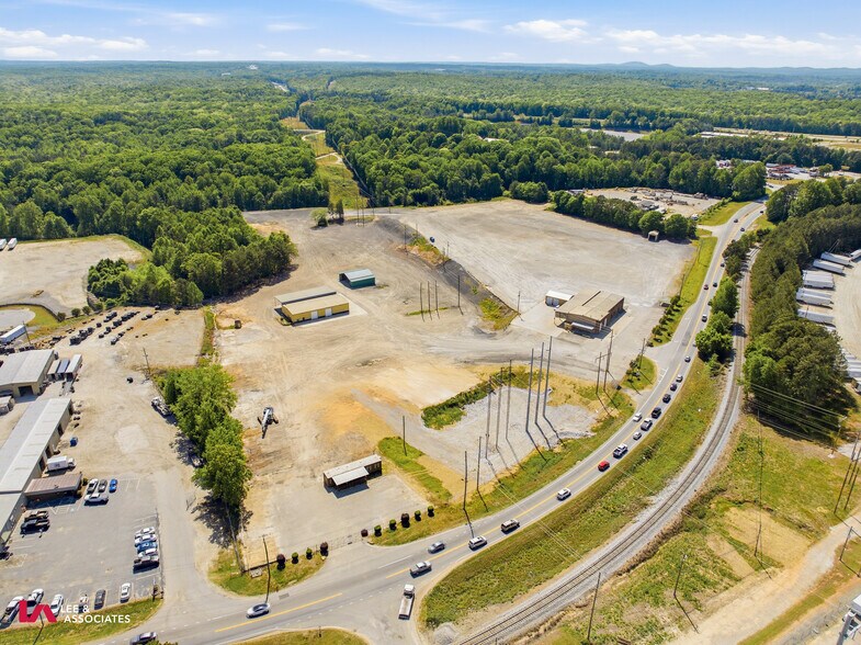 More Photos Of 1364 Candler Rd, Gainesville Truck Terminal For Lease