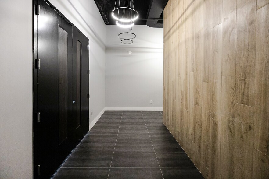 More Photos Of 590 Smith St, Brooklyn Flex For Lease