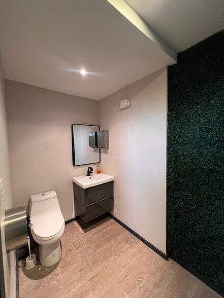 More Photos Of 67 NW 166th St, North Miami Beach Industrial For Sale