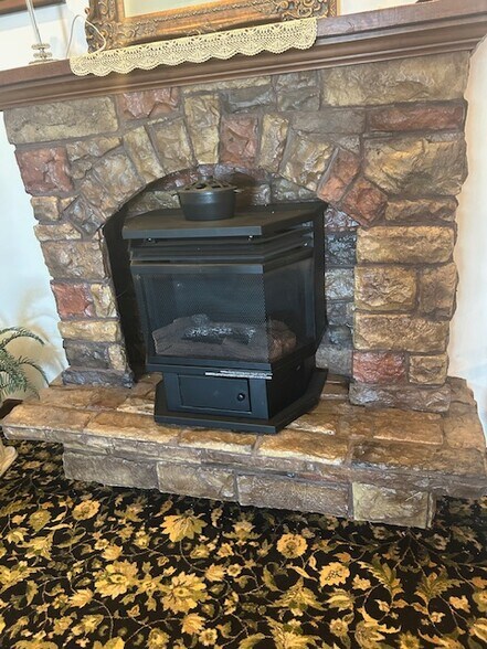 More Photos Of 203 1st St, Martinsburg General Retail For Sale