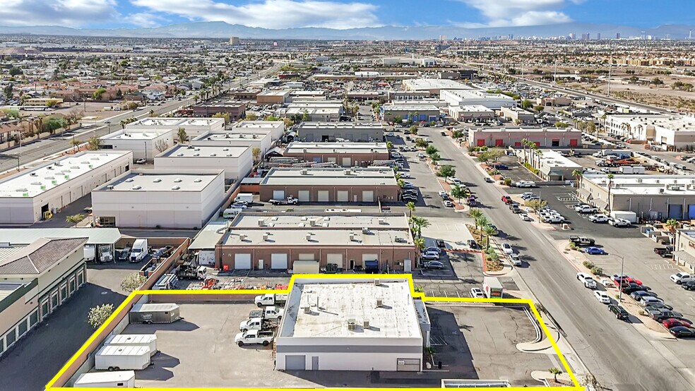 More Photos Of 231 Sunpac Ave, Henderson Warehouse For Lease