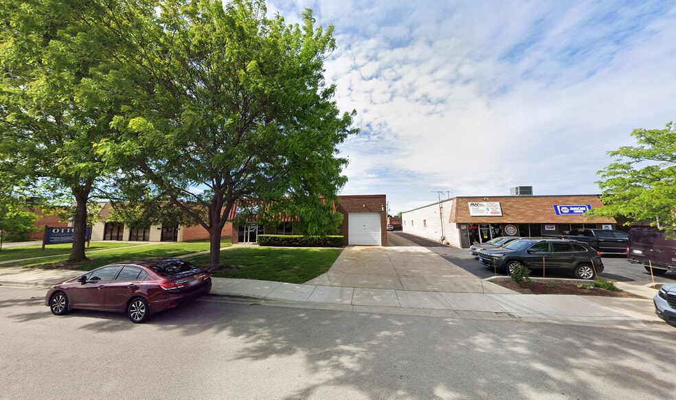 Primary Photo Of 1538 Burgundy Pky, Streamwood Warehouse For Sale