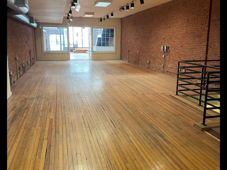 More Photos Of 262 Atlantic St, Stamford Freestanding For Lease