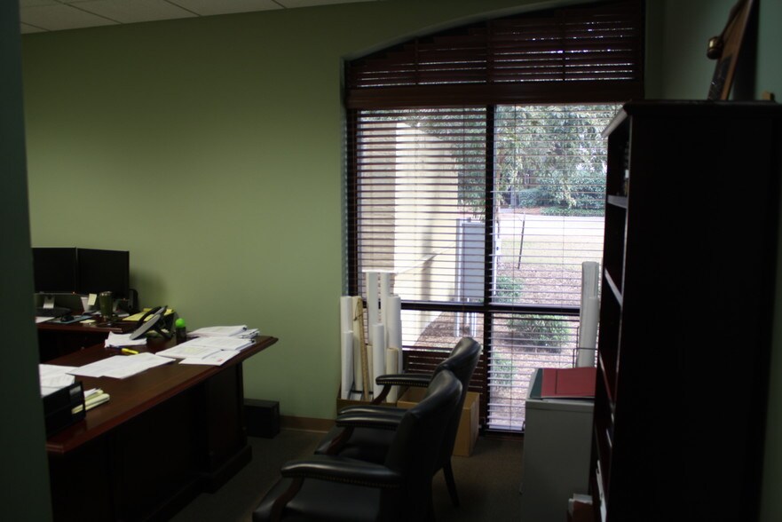 More Photos Of 602 Crescent Pl, Ridgeland Office For Lease