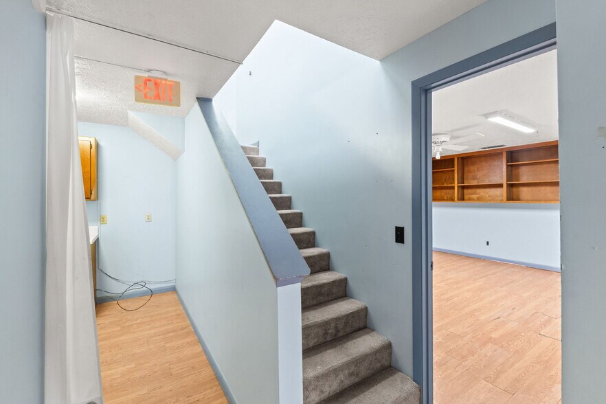 More Photos Of 215 W 6th St, Panama City Medical For Lease