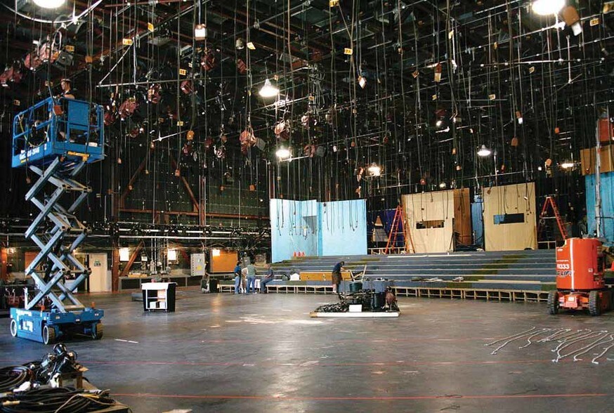 More Photos Of 3000 W Alameda Ave, Burbank Movie Radio TVStudio For Lease