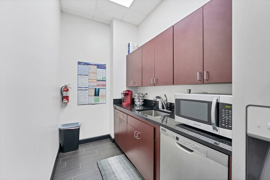 More Photos Of 1717 E 5th Ave, Tampa Warehouse For Sale