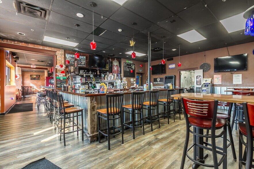 More Photos Of 20 Pleasant St, Canandaigua Office For Sale