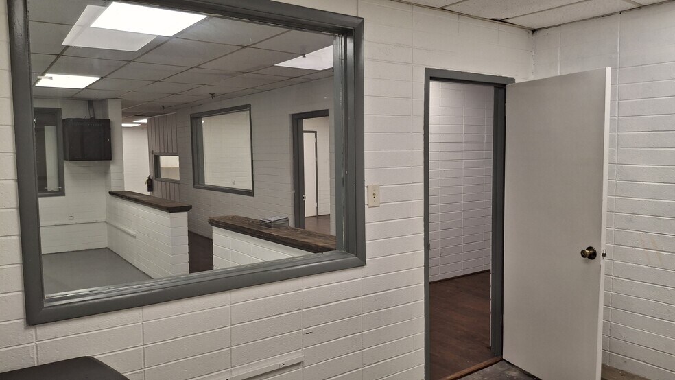 More Photos Of 3843 Highway 41 N, Resaca Distribution For Lease