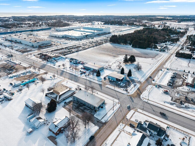 More Photos Of 3420 Dewey St, Manitowoc Freestanding For Lease