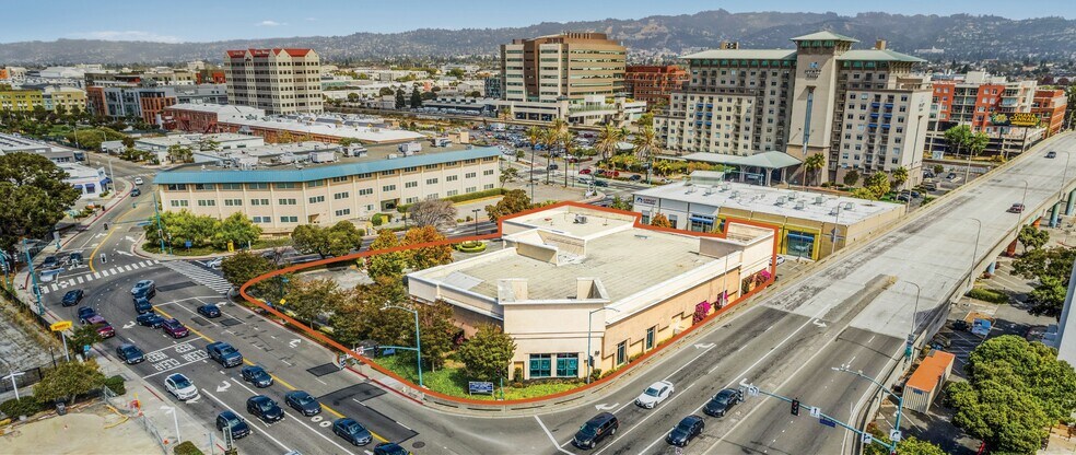 Primary Photo Of 5800 Christie Ave, Emeryville Freestanding For Sale