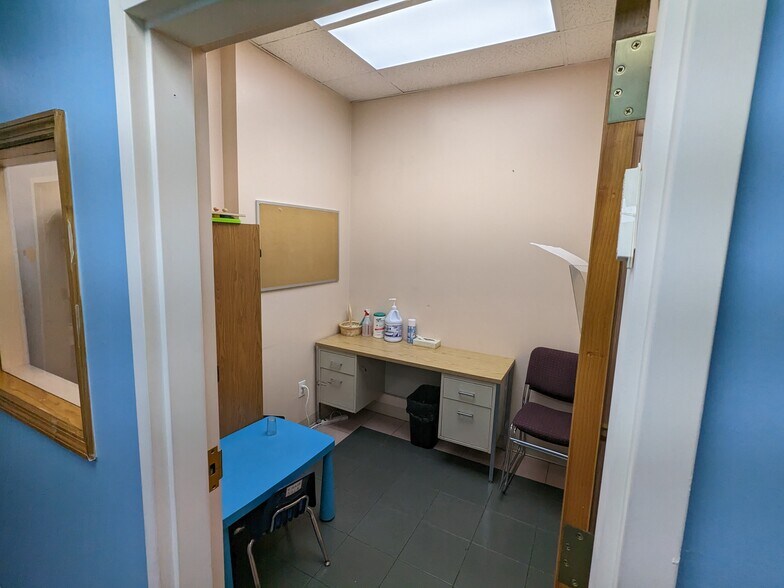 More Photos Of 7252 Metropolitan Ave, Middle Village General Retail For Sale