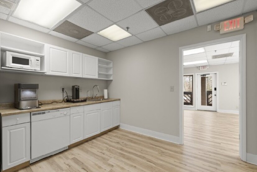 More Photos Of , Smyrna Office For Sale