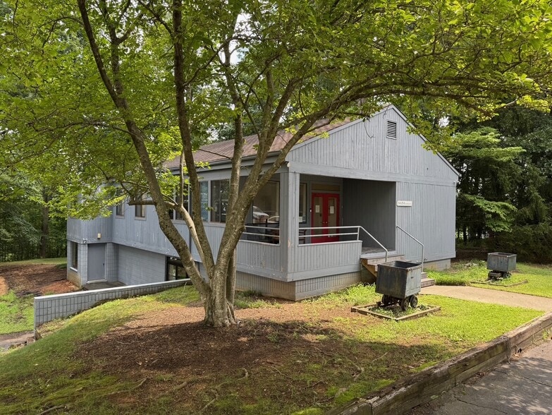 More Photos Of 3343 Mineral Dr, Earlysville Medical For Lease