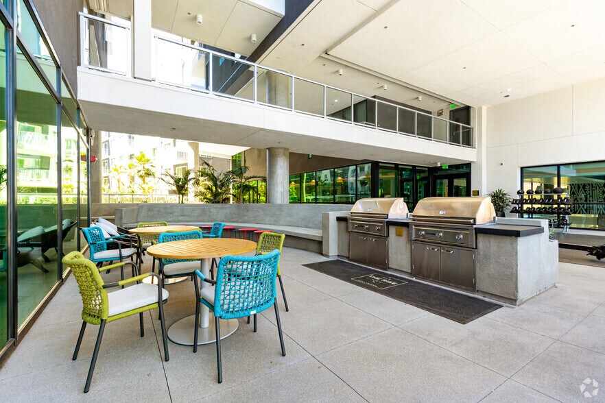 More Photos Of 1331 N Cahuenga Blvd, Los Angeles Apartments For Lease