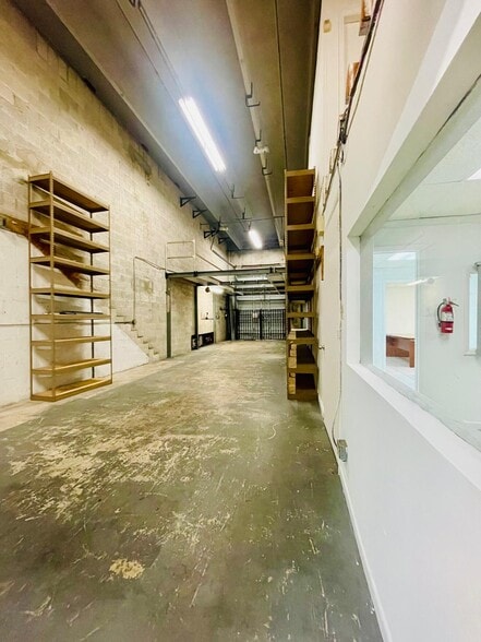 More Photos Of 3100 Milam Dairy Rd, Miami Industrial For Lease