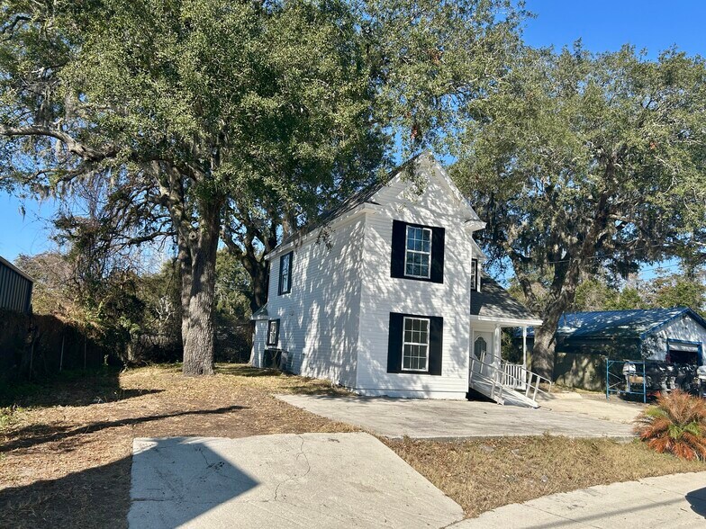 More Photos Of 1477 S 8th St, Fernandina Beach Office For Lease