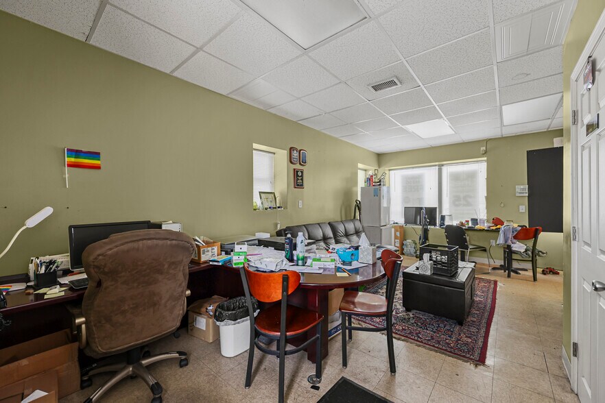 More Photos Of 376 Tyler St, Pittsfield Auto Repair For Sale