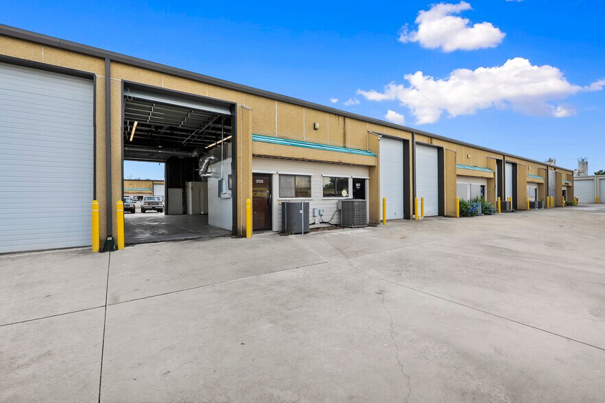 More Photos Of 1501 SE Decker Ave, Stuart Industrial For Sale