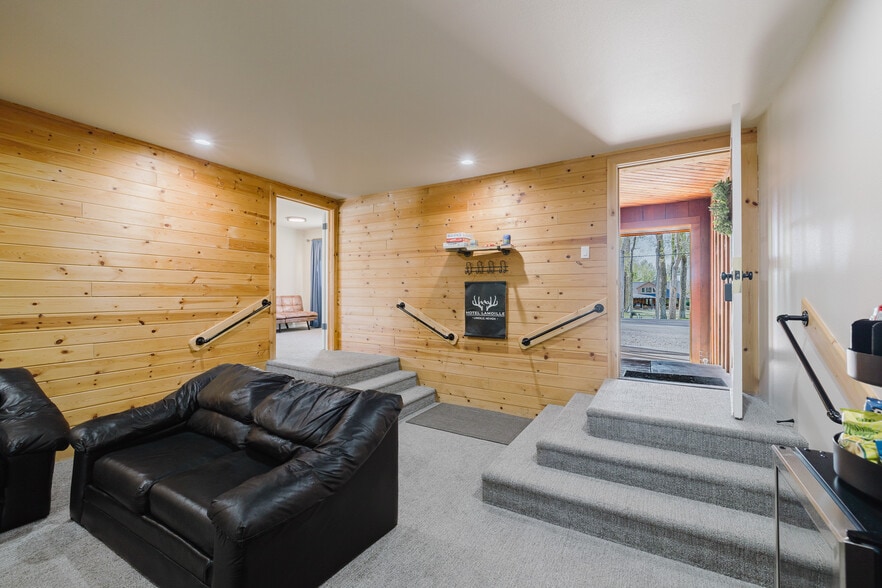 More Photos Of 925 Lamoille Hwy, Lamoille Hotel For Sale