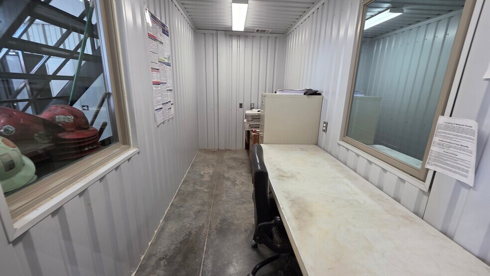 More Photos Of 8211 E County Road 62, Midland Warehouse For Sale