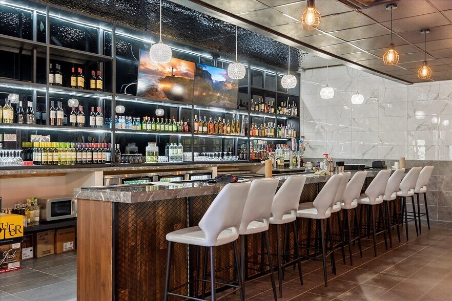 More Photos Of 2100 W White Oaks Dr, Springfield Restaurant For Sale