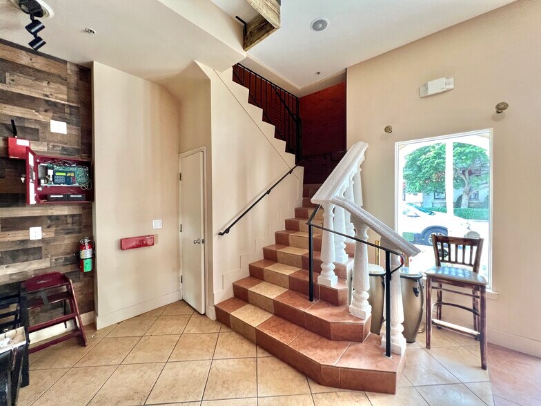More Photos Of 223 Valencia Ave, Coral Gables Restaurant For Sale