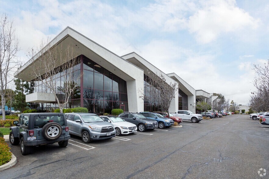 More Photos Of 805 Aerovista Pl, San Luis Obispo Loft Creative Space For Sale