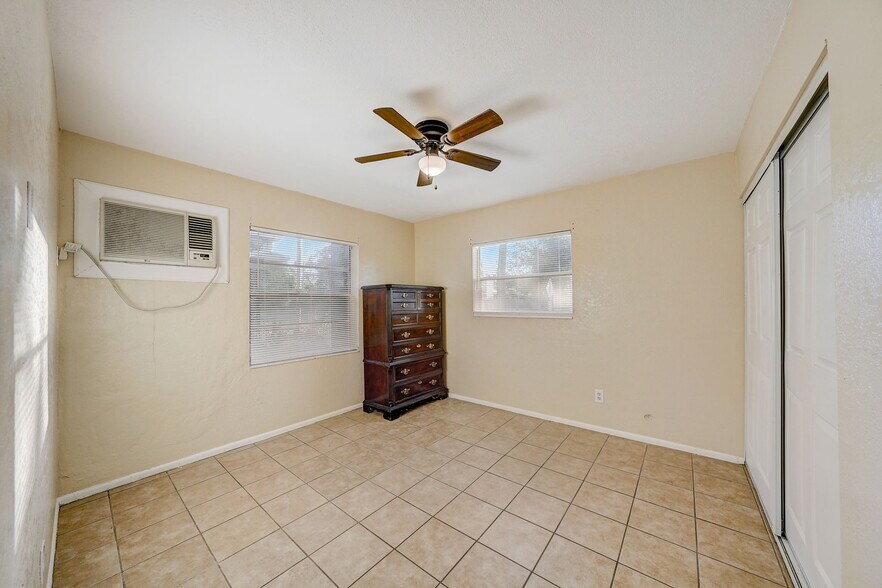 More Photos Of 3017 49th St S, Gulfport Apartments For Sale