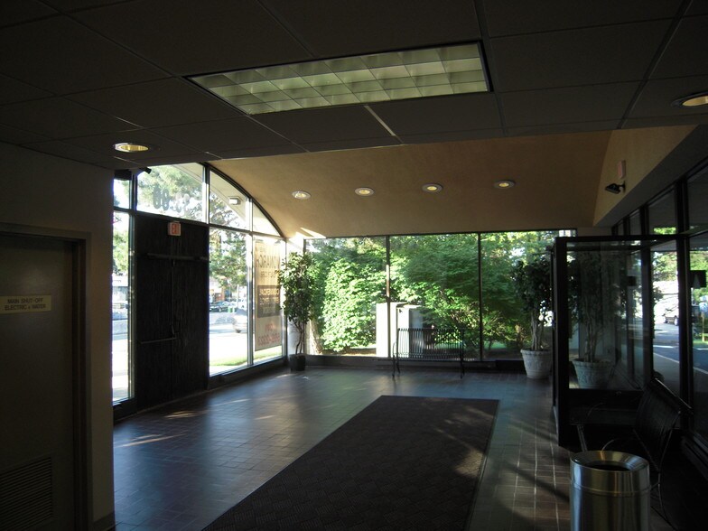 More Photos Of 33-00 Broadway, Fair Lawn Office For Lease